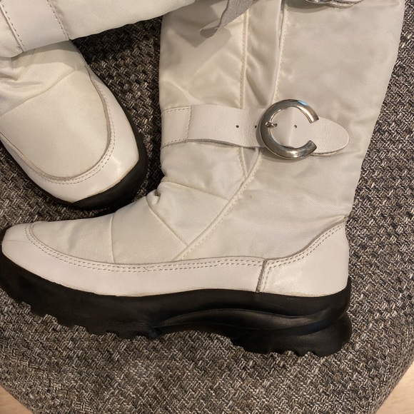 B By Burton boots - Picture 3 of 4